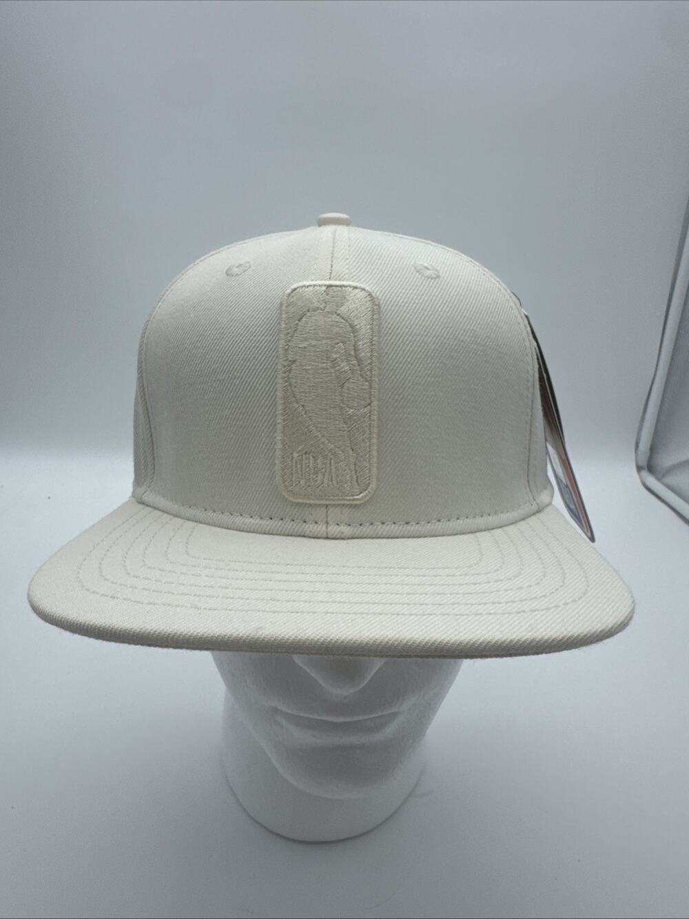 NBA Logo Man Pro Standard Luxury Athletic Badge Strapback Hat Cap Off White Rare